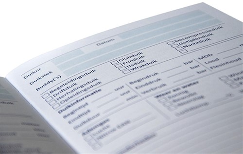 Logboek 150 Duiken - Hardcover - Blauw-2